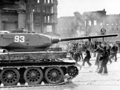 Russisk panser på Friedrichstrasse den 17. juni 1953