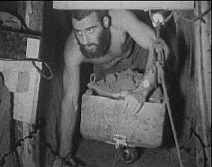 Hasso Herschel graver tunnel fra Vest- til Øst-Berlin for at hjælpe sin søster og hendes familie til vesten