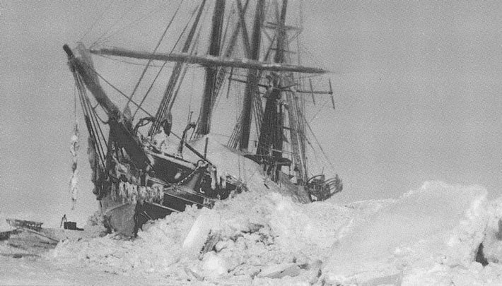 Fram sidder fast i isen under den første rejse, 1895