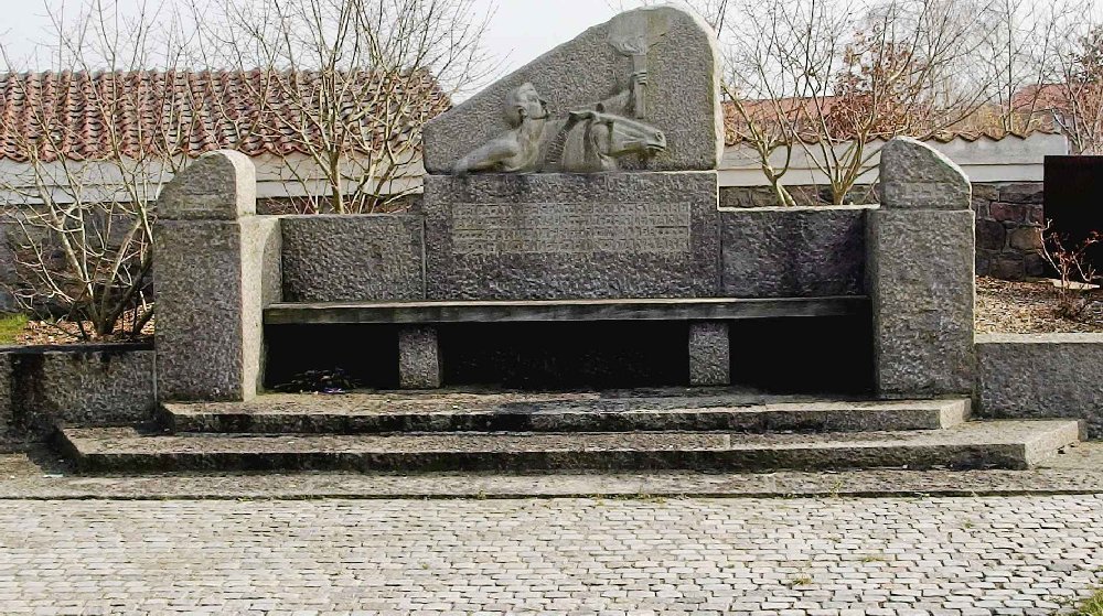 Mindesmærke over fem døde frihedskæmpere