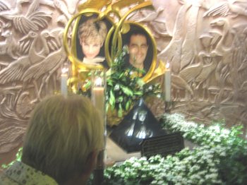 Mindesmærke for Diana og Dodi i Harrods, Knightsbridge