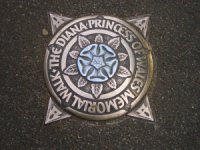 Mindetavle på prinsesse Diana memorial walkway
