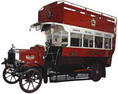 London bus, 'Ole Bill', som blev anvendt til troppetransporter under første verdenskrig, udstillet på Imperial War Museum, London