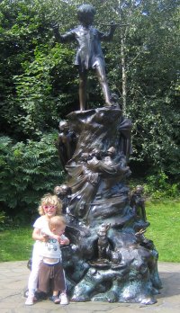 Statue af Peter Pan i Kensington Park
