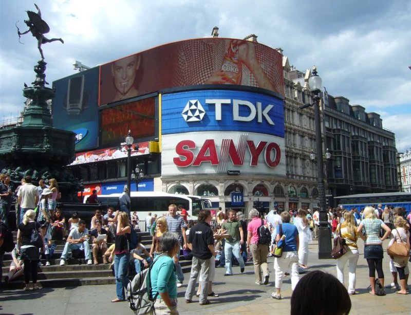 Piccadilly Circus i London
