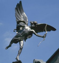 Eros statue på Piccadilly Circus i London
