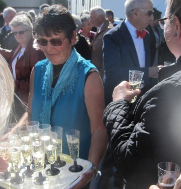 Merete serverer
