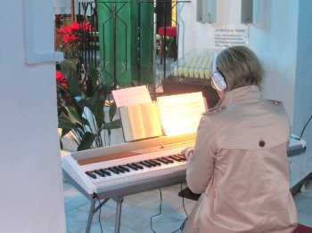 Gudstjeneste i Maro kirke