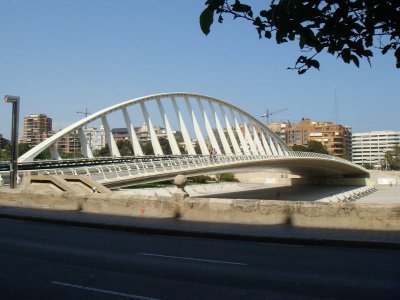 Puente Calatrava i Turia-parken i Valencia